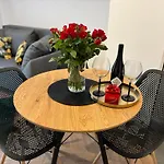 Ami Luxury Vi Centrum - Parking- *