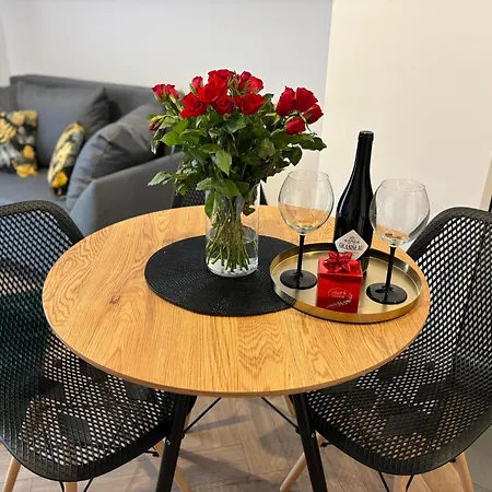 Ami Luxury Vi Centrum - Parking- *